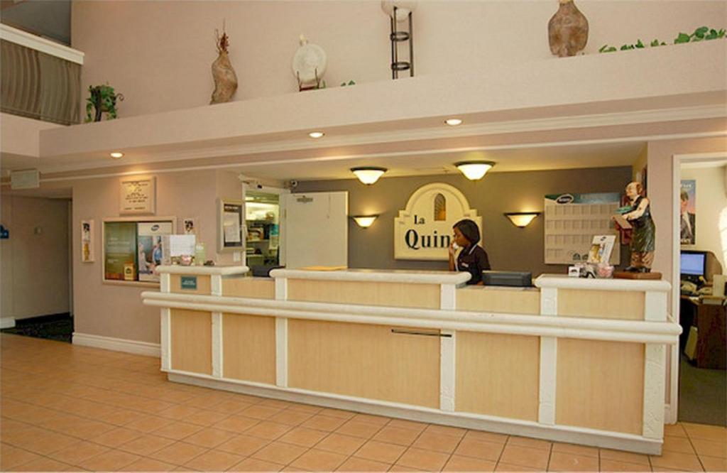 俄克拉何马城机场拉金塔旅馆及套房 奧克拉荷馬 内观 照片